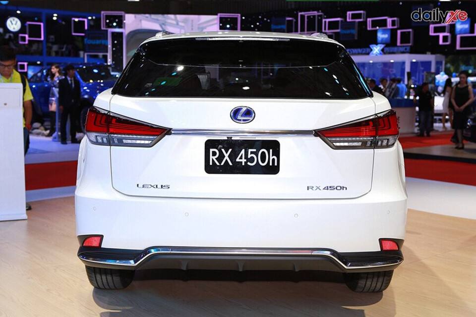 Đuôi xe thiết kế sang trọng