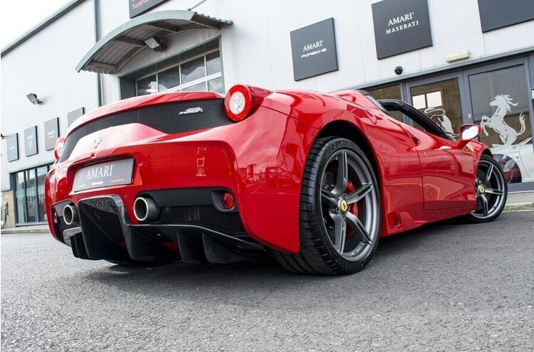 Ferrari 458 Speciale Aperta có trị giá hơn 1 triệu USD? - Hình 11 Ferrari 458 Speciale Aperta có trị giá hơn 1 triệu USD? - Hình 11