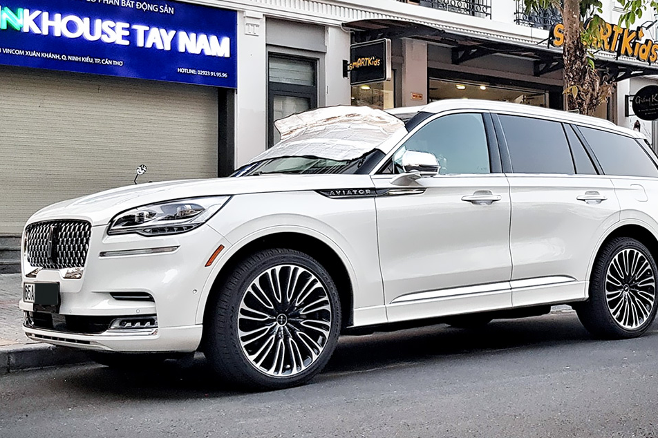 Lincoln Aviator PHEV Rated At 21 Miles Of EPA Electric Range