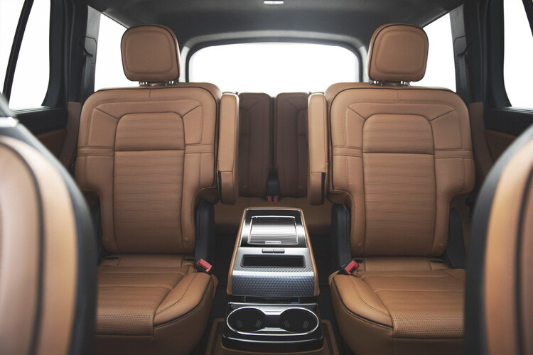 e817ad32-2020-lincoln-aviator-24.jpg