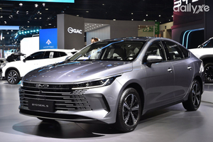 Loạt ôtô mới trình làng khách Việt trong tháng 10