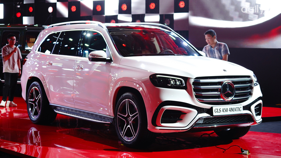 Mercedes-Benz GLS và biến thể chạy điện EQS thuộc phân khúc SUV 7 chỗ cỡ lớn