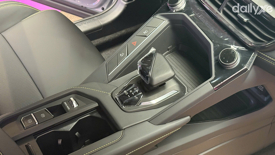 Hộp số ly hợp kép ướt 7 cấp DCT mang lại khả năng tăng tốc ấn tượng