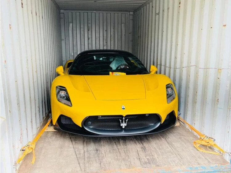 Maserati MC20 đầu tiên Việt Nam xuất hiện với một chi tiết nội thất lạ lẫm, hai chiếc khác đang lên đường về nước maserati mc20 dau tien viet nam xuat hien voi mot chi tiet noi that la lam, hai chiec khac dang len duong ve nuoc