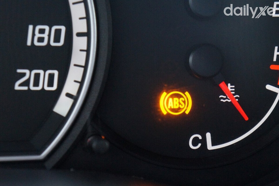 Hệ thống phanh ABS khi phanh xe mất an toàn
