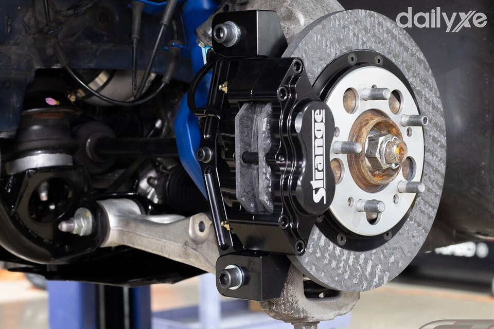 Trục trặc xy lanh chính có thể dẫn đến nguy cơ mất áp suất dầu phanh