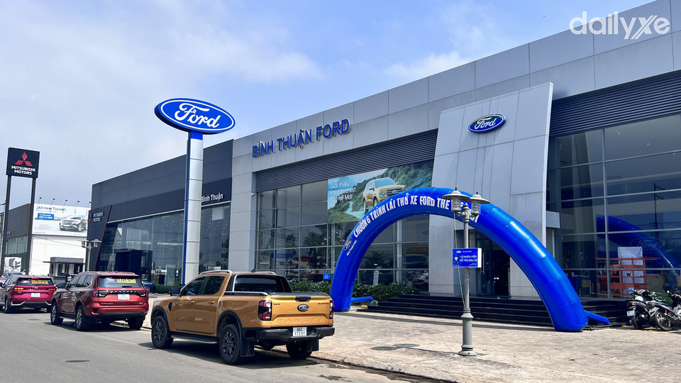 Showroom Bình Thuận Ford