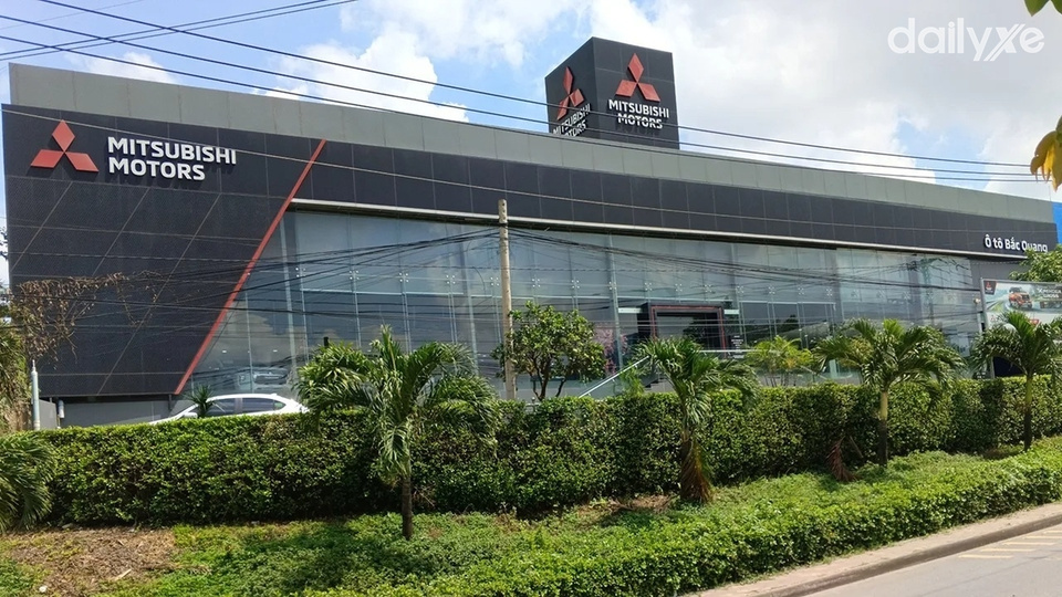 Showroom Mitsubishi Bắc Quang