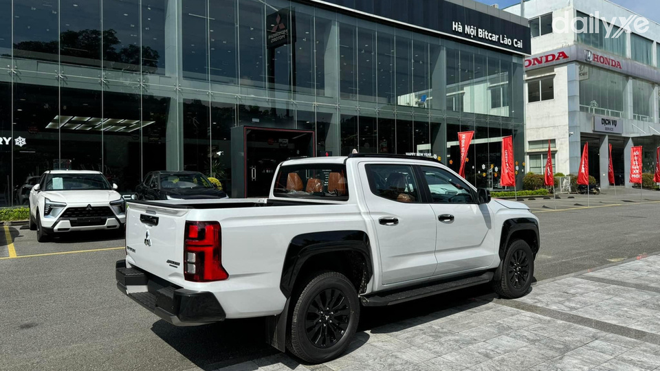 Showroom Mitsubishi Lào Cai