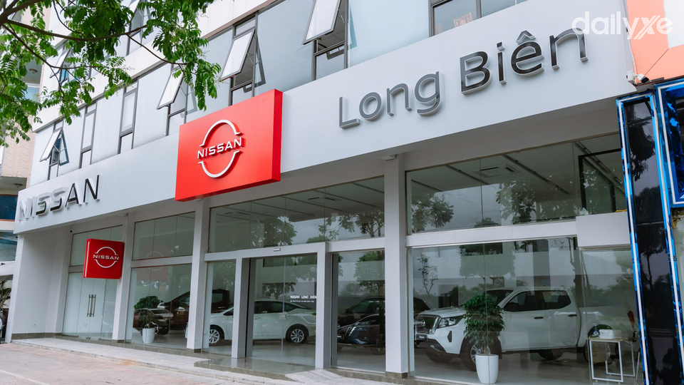 Showroom Nissan Long Biên