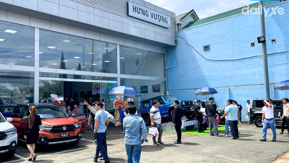 Showroom Suzuki Hưng Vượng