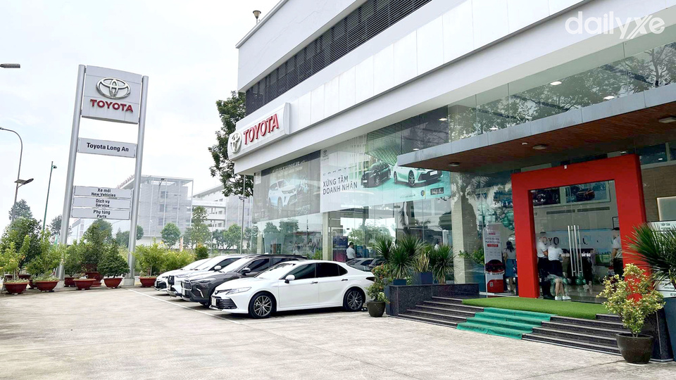 Showroom Toyota Long An