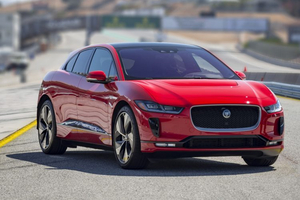 Mẫu xe Jaguar I-PACE đoạt giải thưởng Xe của năm 2019 tại châu Âu