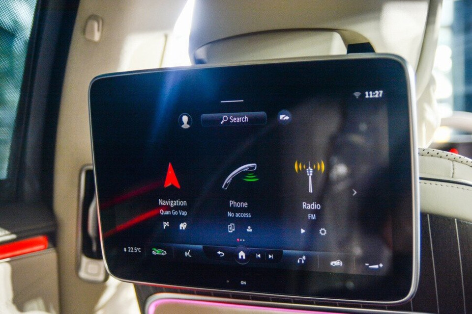 Màn hình giải trí hàng ghế sau