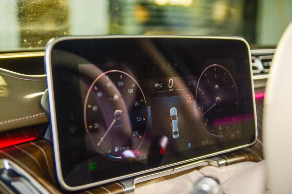 Cụm đồng hồ hiện thị sắc nét