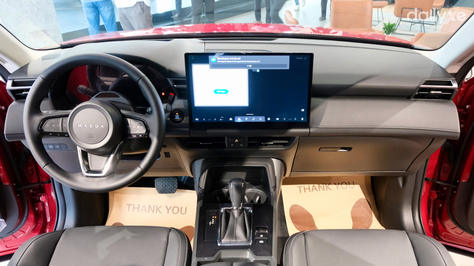 Khoang lái Mazda CX-5 2026 được thiết kế theo phong cách tối giản