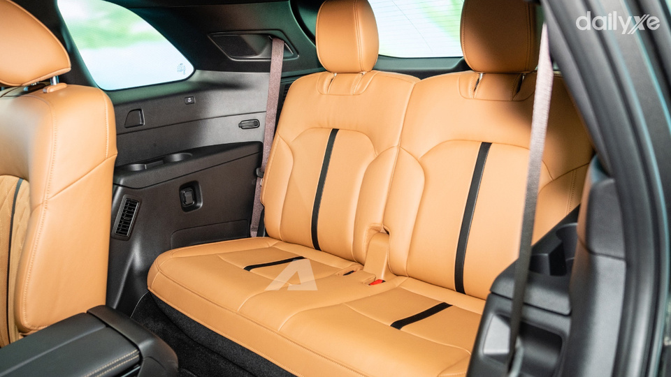 Khoang nội thất bọc da Nappa cao cấp