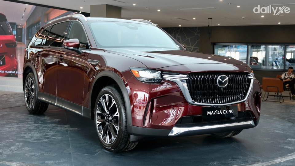 CX-90 vượt trội so với CX-8 và chính thức gia nhập nhóm SUV cỡ lớn tại Việt Nam