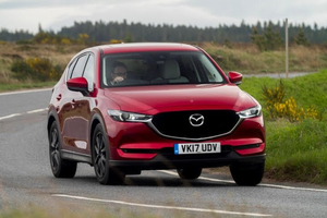 Mazda CX-5 2017 tương đương 687 triệu đồng tại Anh