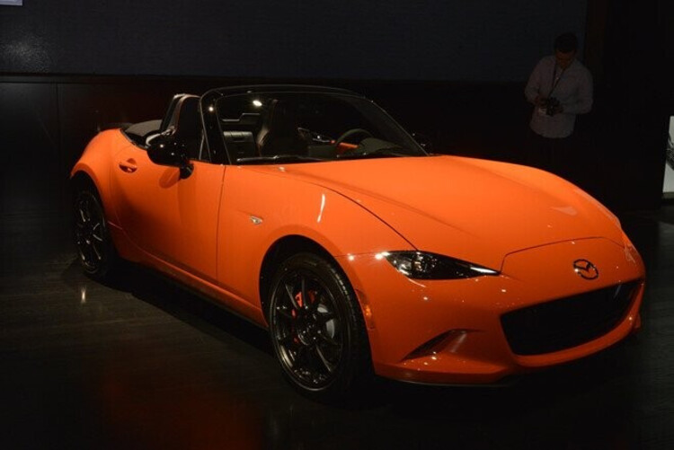 Mazda-MX-5-phien-ban-ky-niem-30-nam-gia-tu-35000-usd-6.jpg