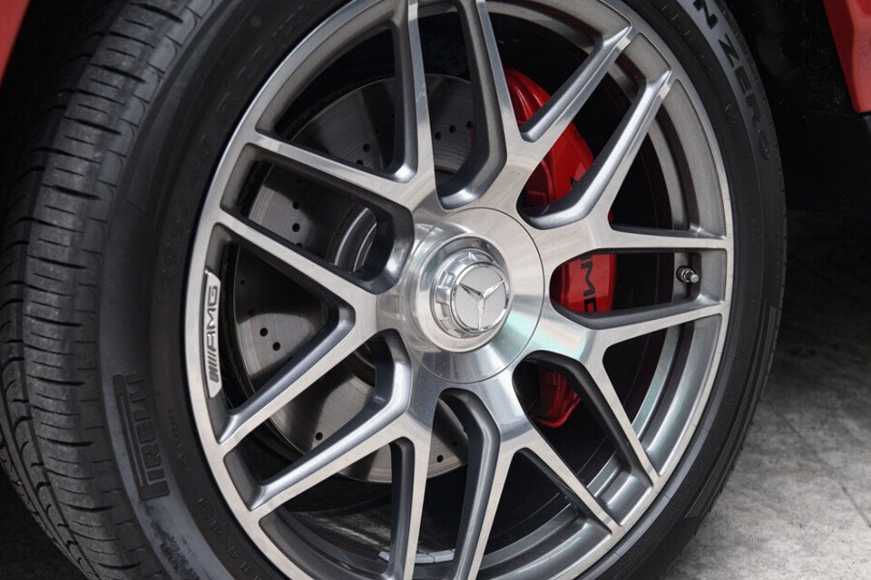 Mâm xe hợp kim 7 chấu kép, kích thước lớn lên đến 22 inch