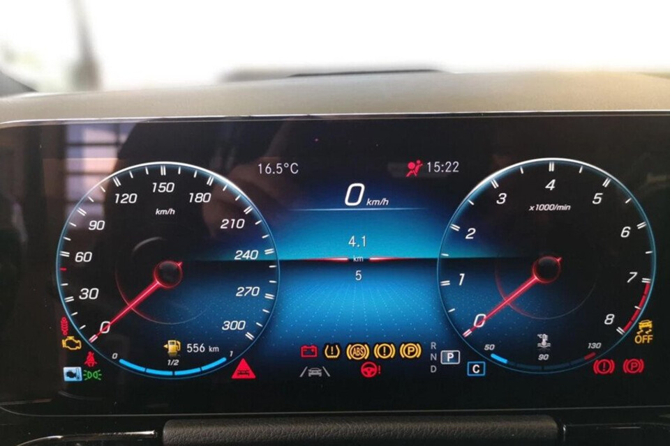 Bảng đồng hồ kỹ thuật số sắc nét