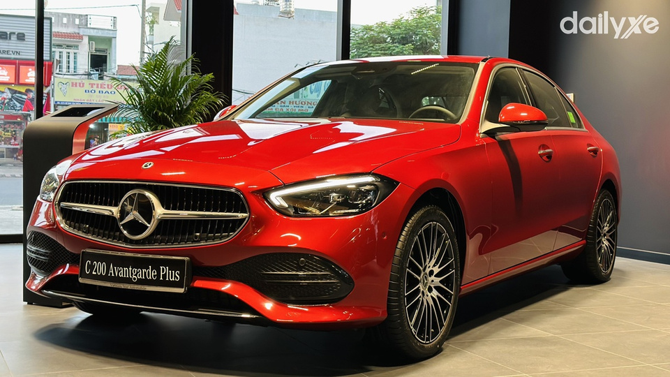 Mercedes-Benz C 200 Avantgarde Plus nhận ưu đãi giảm giá tương ứng với 50% lệ phí trước bạ
