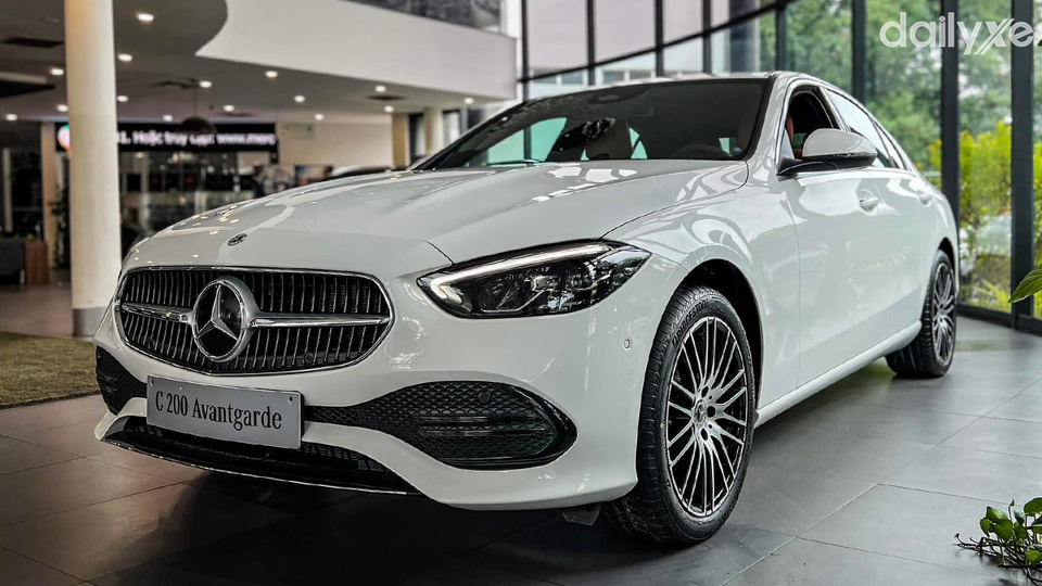 Mercedes-Benz C200 Avantgarde thêm nhiều trang bị