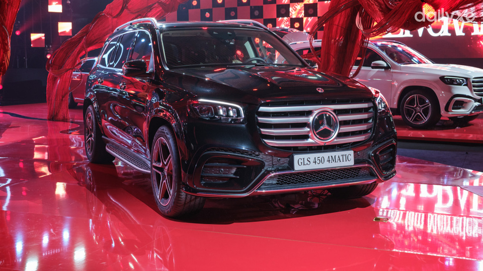 GLS 450 4MATIC thu hút nhiều sự chú ý khi ra mắt