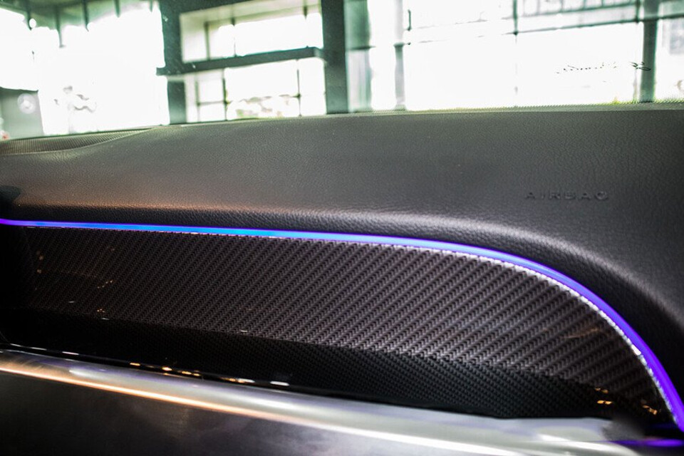 Hệ thống đèn viền nội thất 64 màu đa dạng