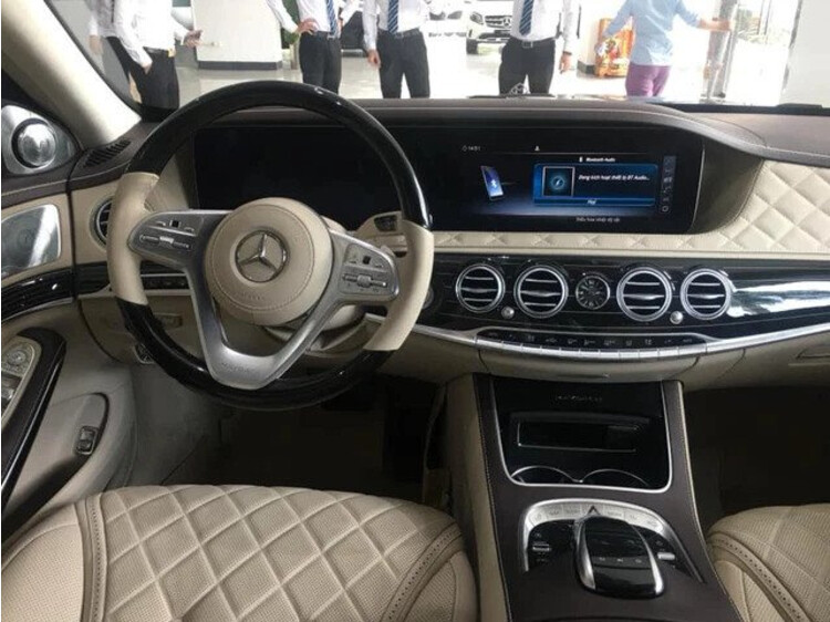 Mercedes-Maybach S-Class bị đâm gãy trục bánh sau tại Vĩnh Phúc, cư dân mạng vừa xót xa, vừa đồn đoán chi phí sửa chữa đắt đỏ mercedes-maybach s-class bi dam gay truc banh sau tai vinh phuc, cu dan mang vua xot xa, vua don doan chi phi sua chua dat do