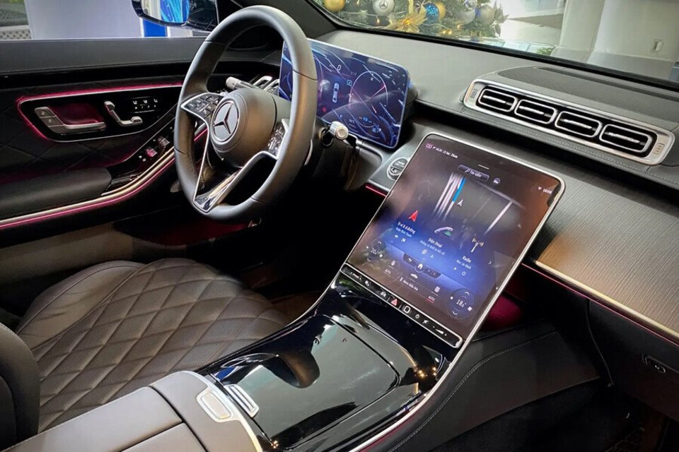 Trang bị màn hình 12,3 inch hiển thị đa thông tin