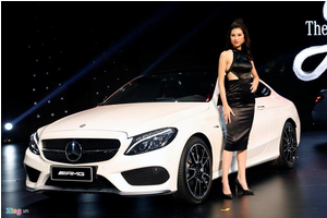 Mercedes trưng dàn xe 150 tỷ tại Hà Nội