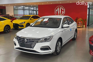 New MG5 1.5L STD (Máy xăng) New MG5 1.5L STD (Máy xăng)