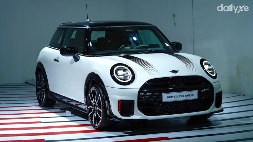 MINI JCW 3-Cửa thiết kế hiện đại