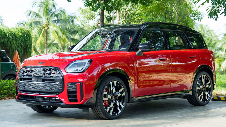 MINI JCW Countryman ALL4 mang hơi hướng tương lai
