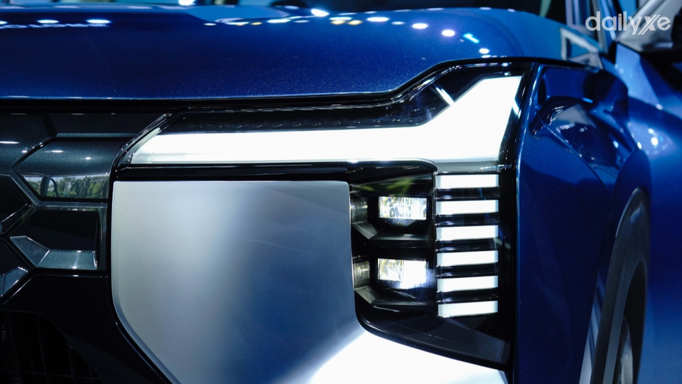 Đèn hậu LED lấy cảm hứng từ Xforce