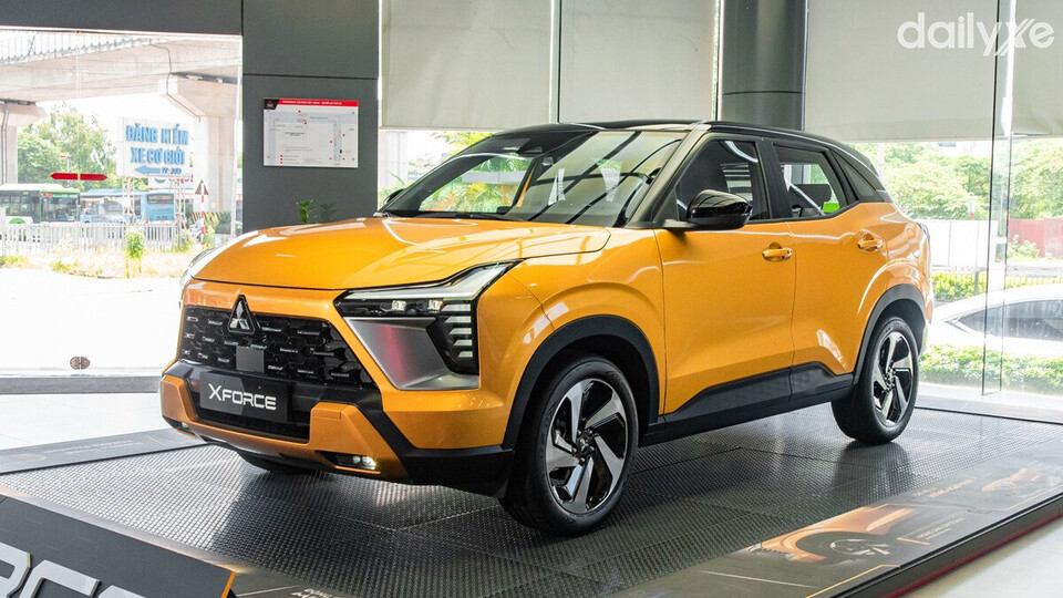 Mitsubishi Xforce khoảng ngầm cao giúp xe tự tin leo lề