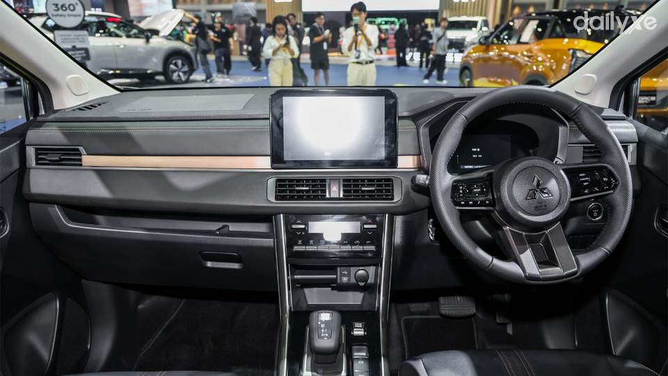 Không gian nội thất giữ phong cách quen thuộc 