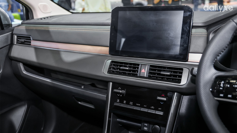 Màn hình giải trí trung tâm tiện nghi