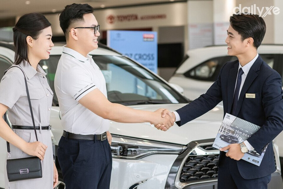 Mua ô tô cũ có được hưởng quyền lợi bảo hiểm xe còn thời hạn