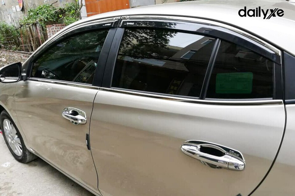 Nẹp chân kính chống bụi bẩm khe cửa kính