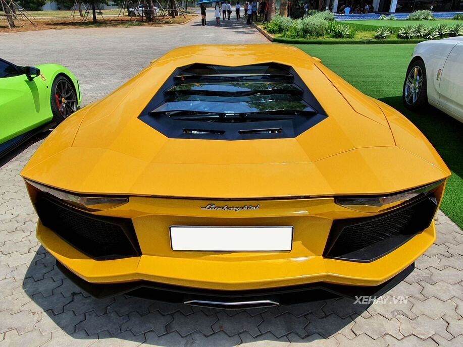 Ngắm Lamborghini Aventador đầu tiên tại Việt Nam: Đẳng cấp qua gần một thập  kỷ