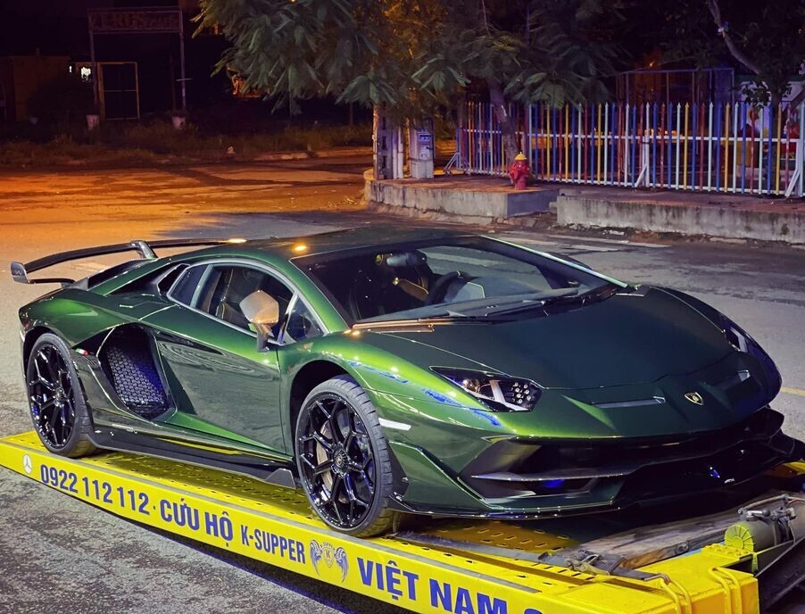Ngắm nghía Lamborghini Aventador SVJ thứ 3 tại Việt Nam: Chỉ riêng màu sơn  cũng đủ ngây ngất