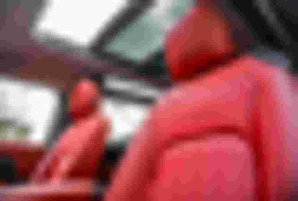ngam nhin land rover defender trong dien mao ham ho hon voi ban do than rong