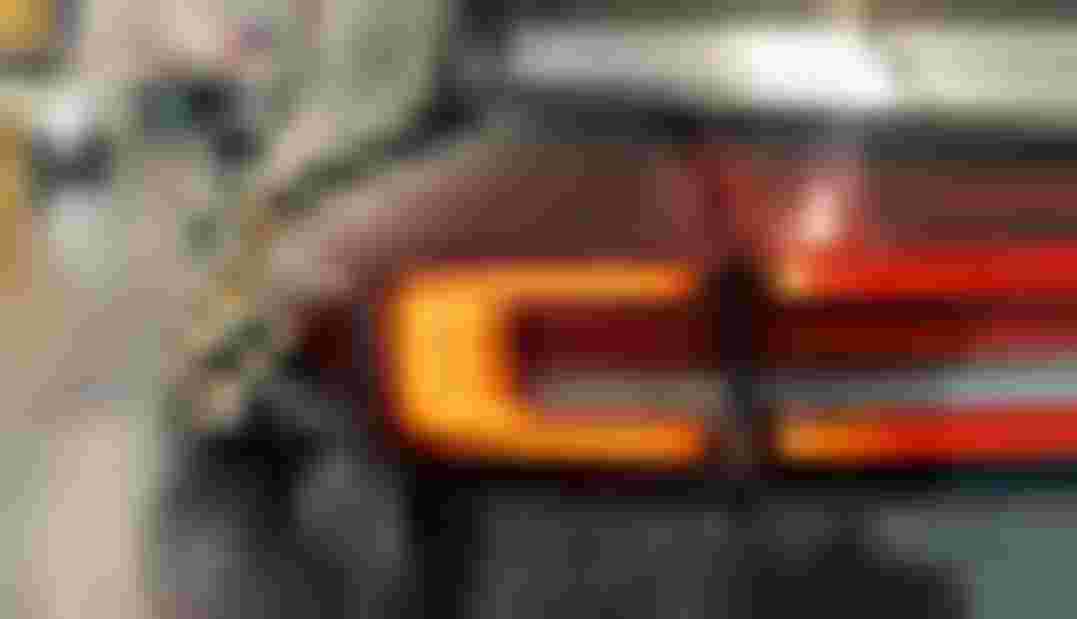 nghi van toyota innova the he moi lo dien, ngoai that nhu land cruiser