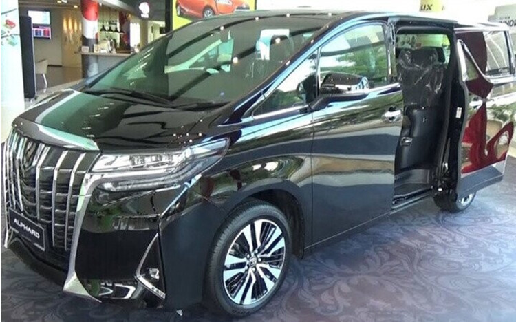 Toyota Alphard 2019 Luxury sở hữu hình dáng toát lên vẽ hầm hố và sang trọng
