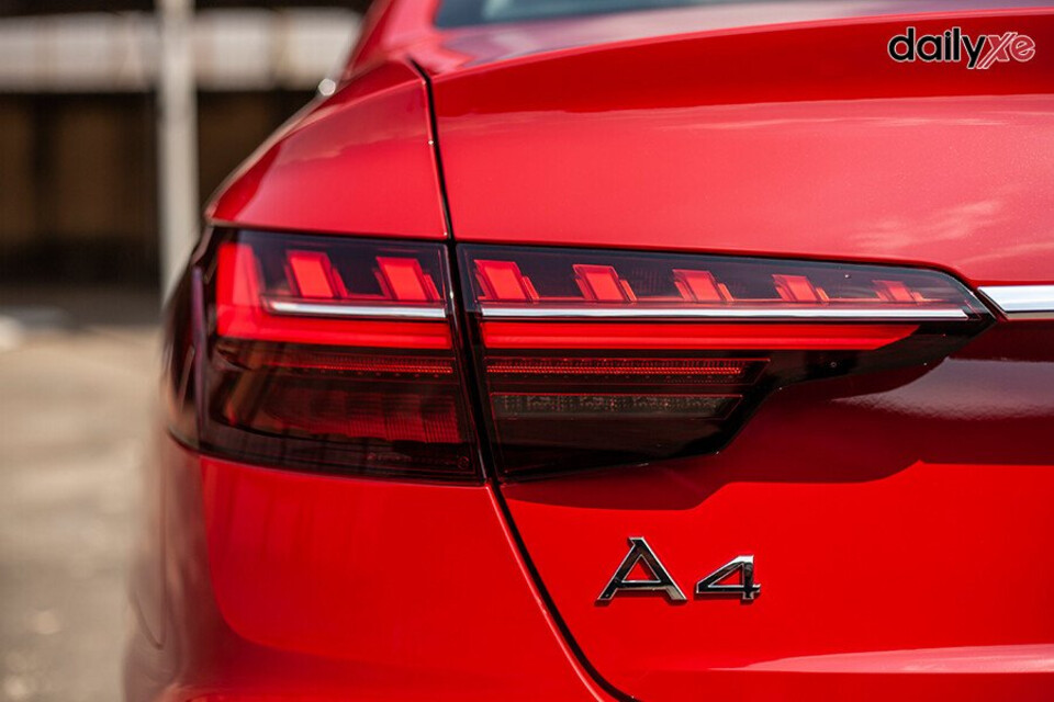 Cụm đèn hậu Audi A4 ứng dụng công nghệ LED sắc nét
