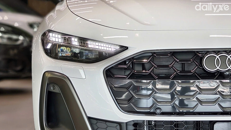 Cụm đèn chiếu sáng tích hợp công nghệ tiên tiến