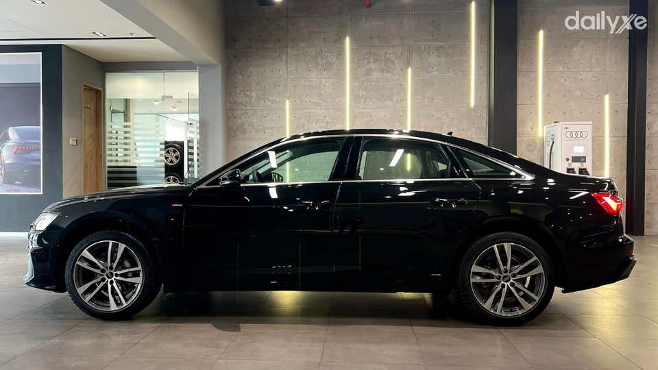 Thân xe thanh thoát, năng động